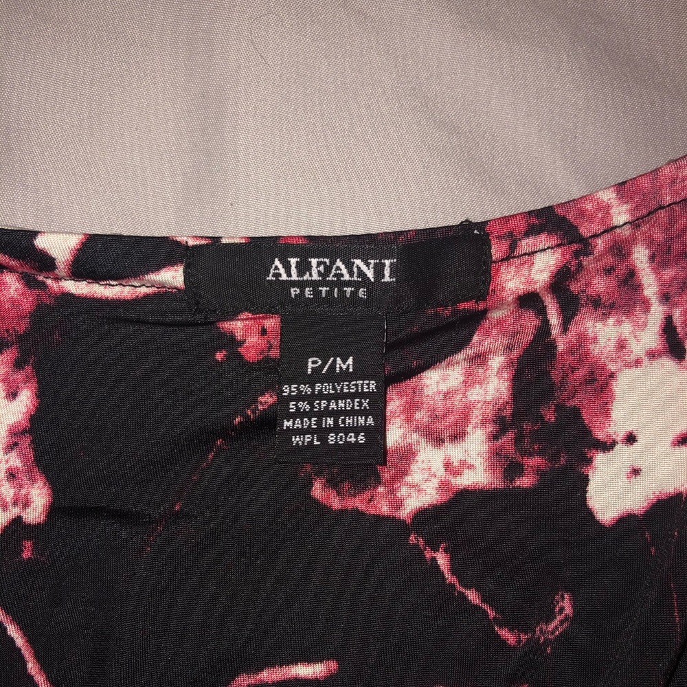 blouse - Picture 3 of 3